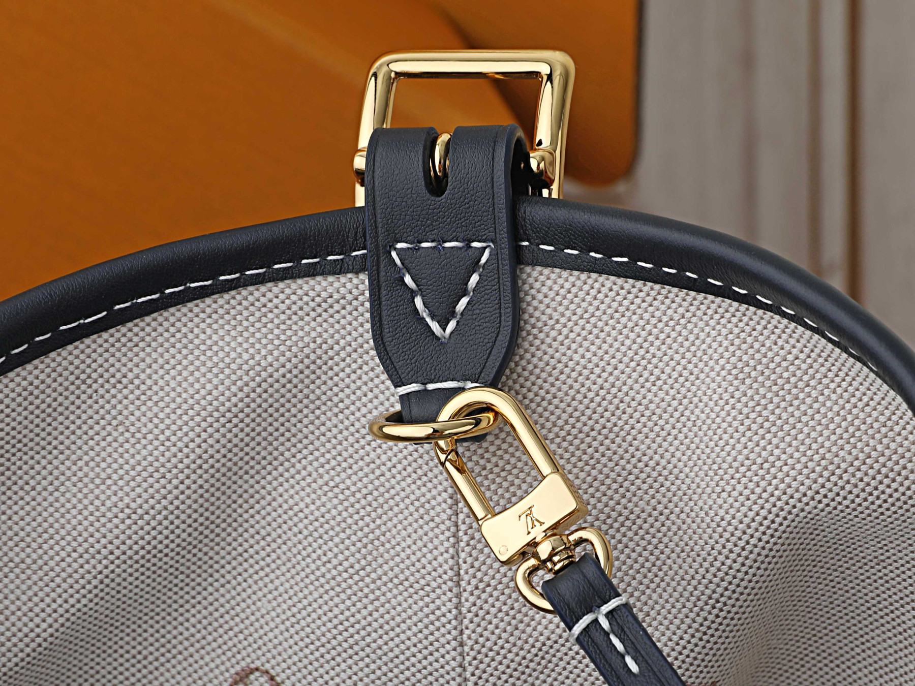 LV CarryAll PM M2A184 29 x 24 x 12 cm