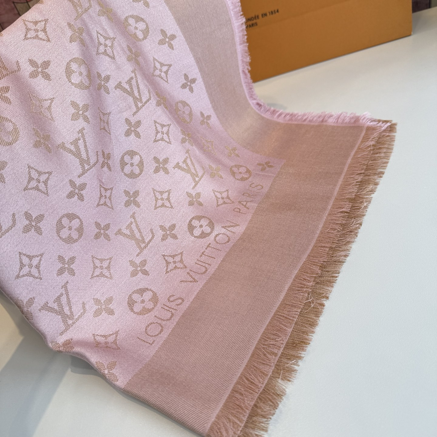 LV scarf 140x140cm