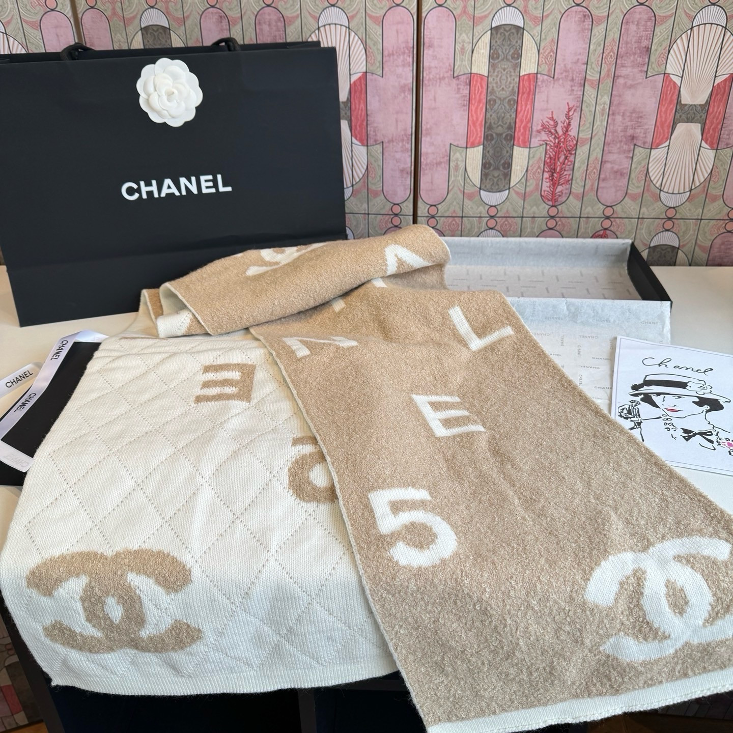 Ch**el scarf 180x30cm 10% Cashmere 90% Wool
