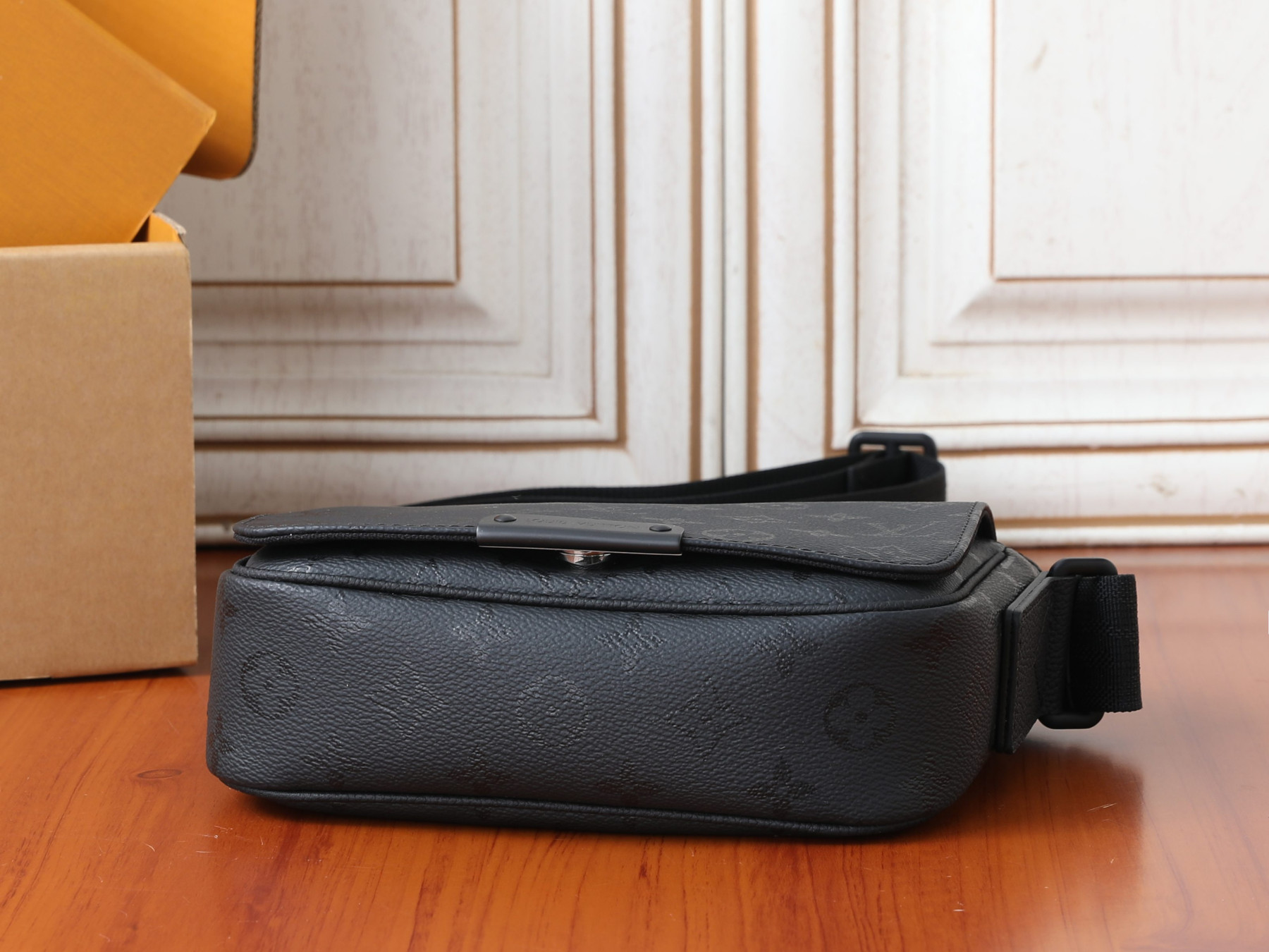 LV Mini Bastille M3A597 15 x 24 x 6.5 cm